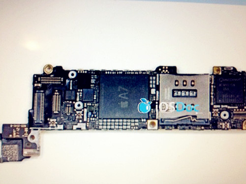 iPhone5S主板曝光